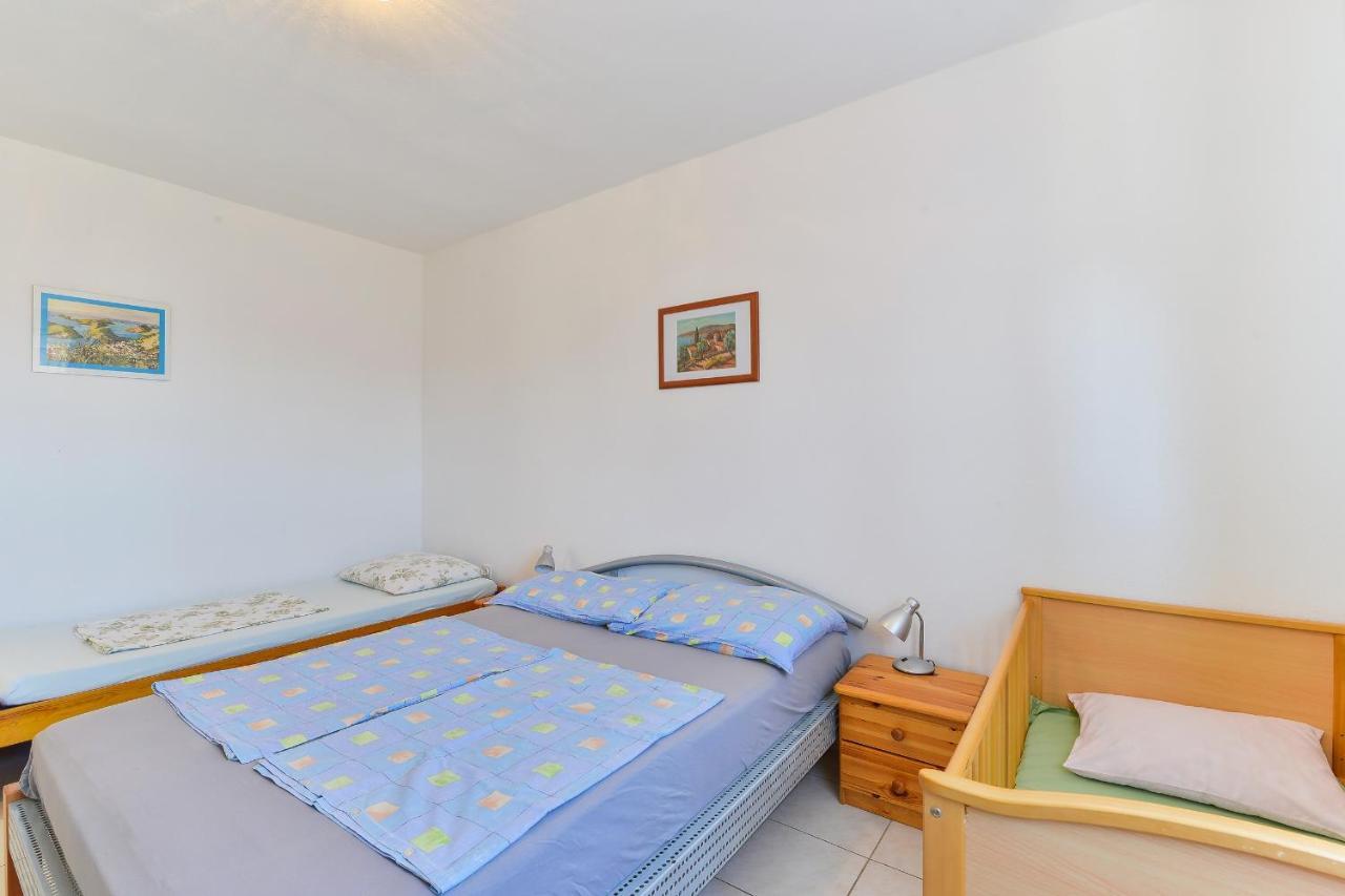 Apartments Gogoljak Vir Exteriör bild