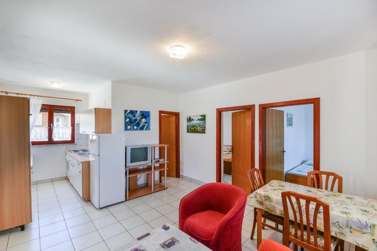 Apartments Gogoljak Vir Exteriör bild