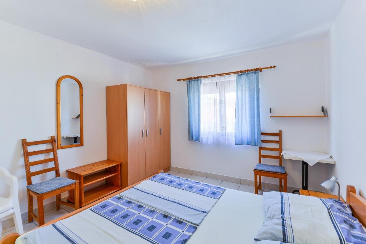 Apartments Gogoljak Vir Exteriör bild