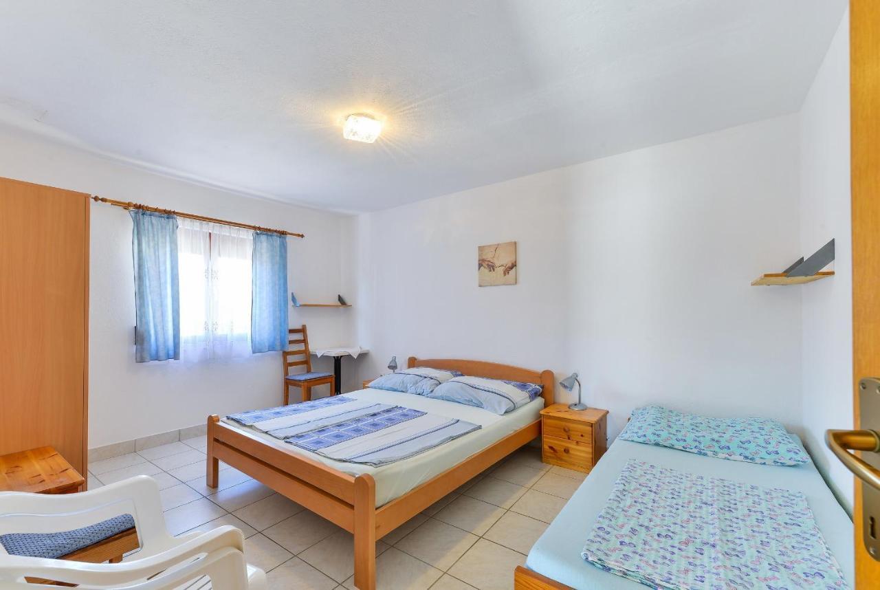 Apartments Gogoljak Vir Exteriör bild