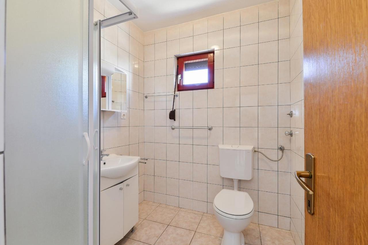 Apartments Gogoljak Vir Exteriör bild