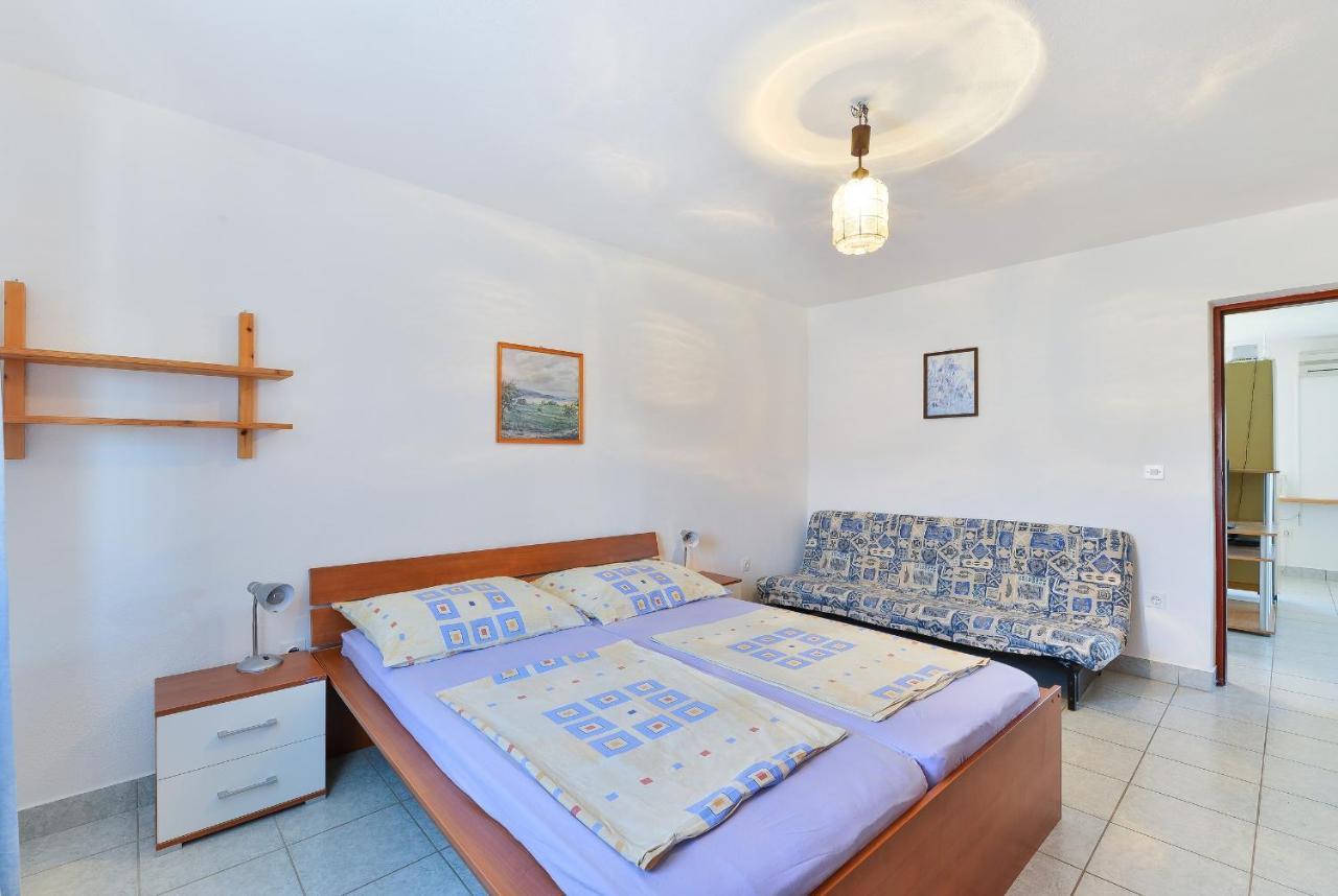 Apartments Gogoljak Vir Exteriör bild