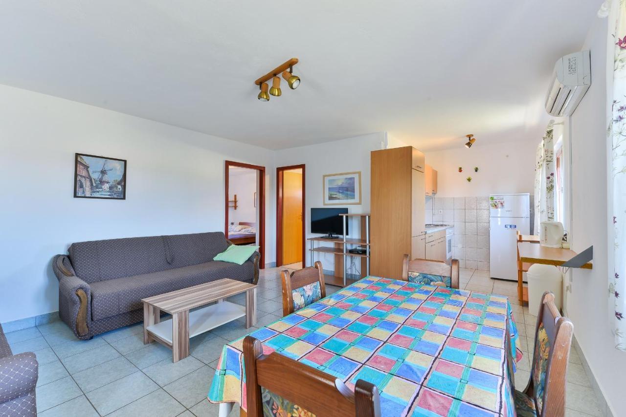 Apartments Gogoljak Vir Exteriör bild