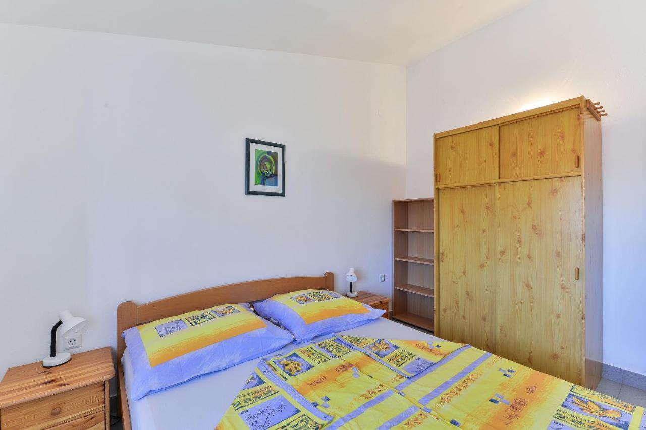 Apartments Gogoljak Vir Exteriör bild