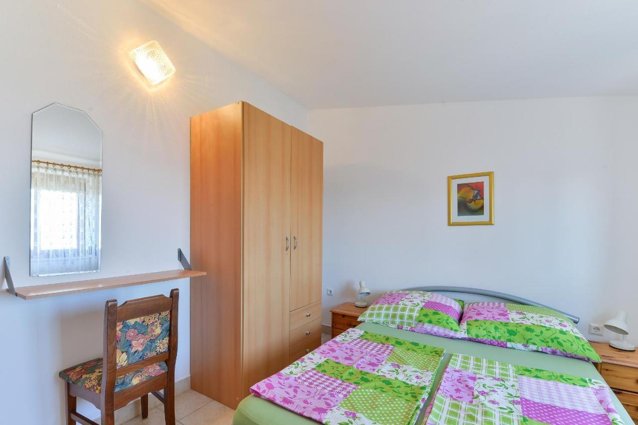 Apartments Gogoljak Vir Exteriör bild