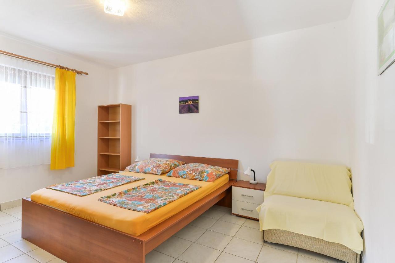 Apartments Gogoljak Vir Exteriör bild
