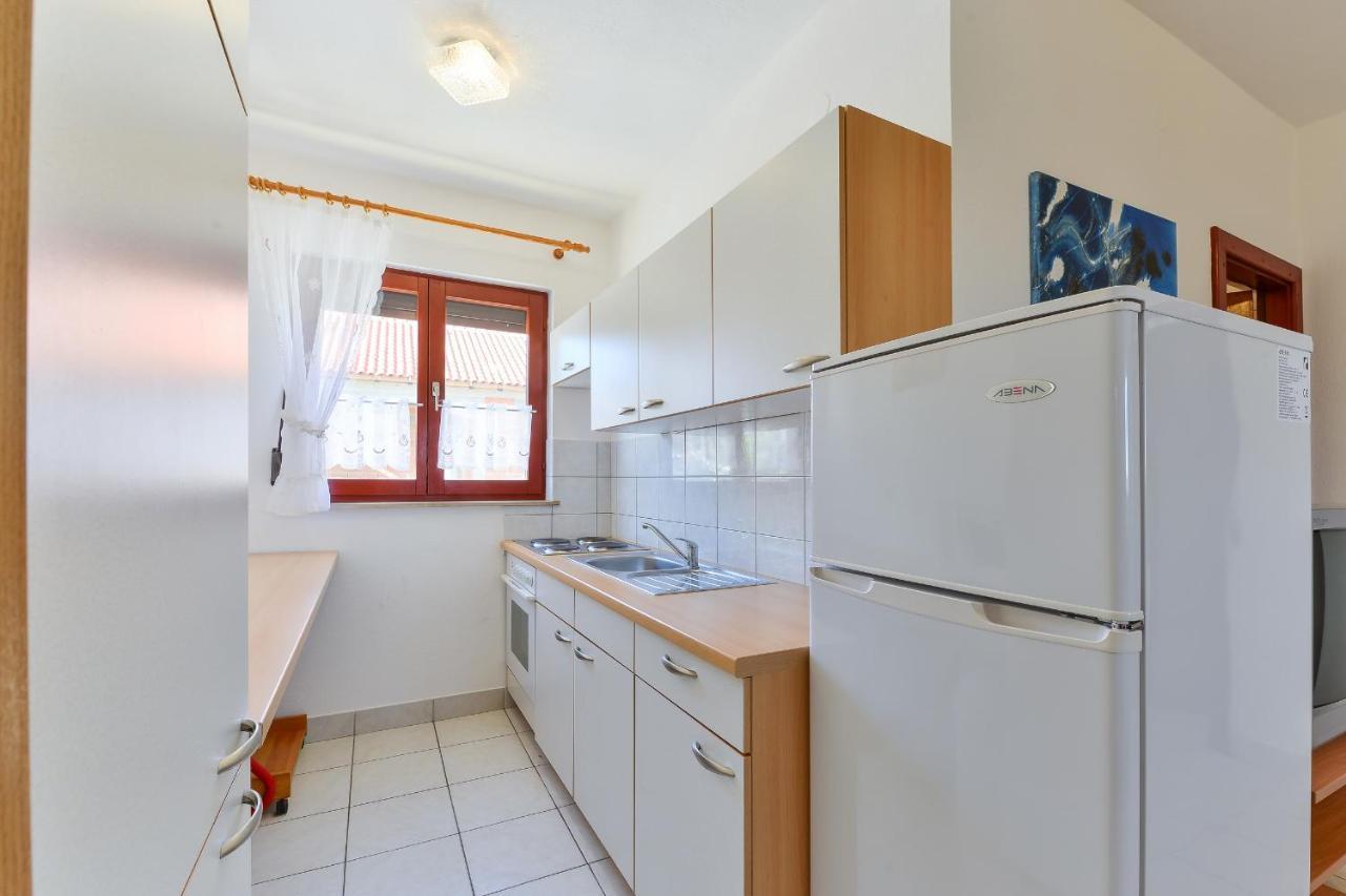 Apartments Gogoljak Vir Exteriör bild