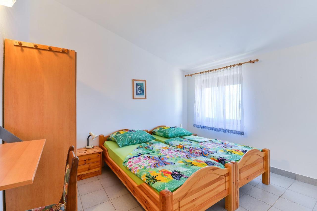 Apartments Gogoljak Vir Exteriör bild