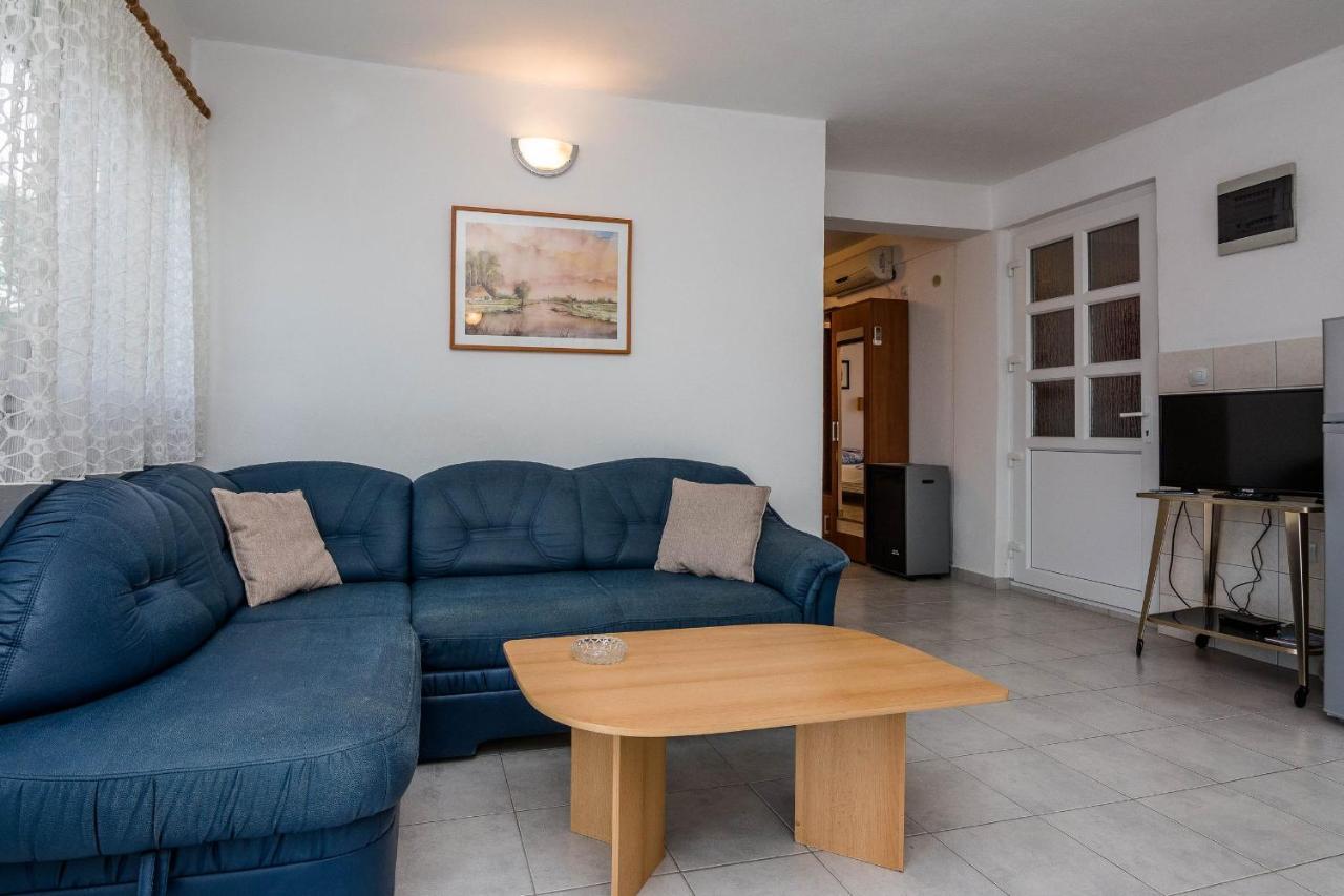 Apartments Gogoljak Vir Exteriör bild