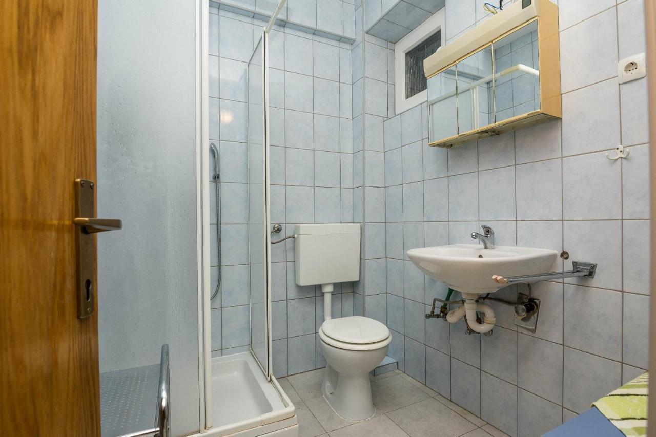 Apartments Gogoljak Vir Exteriör bild