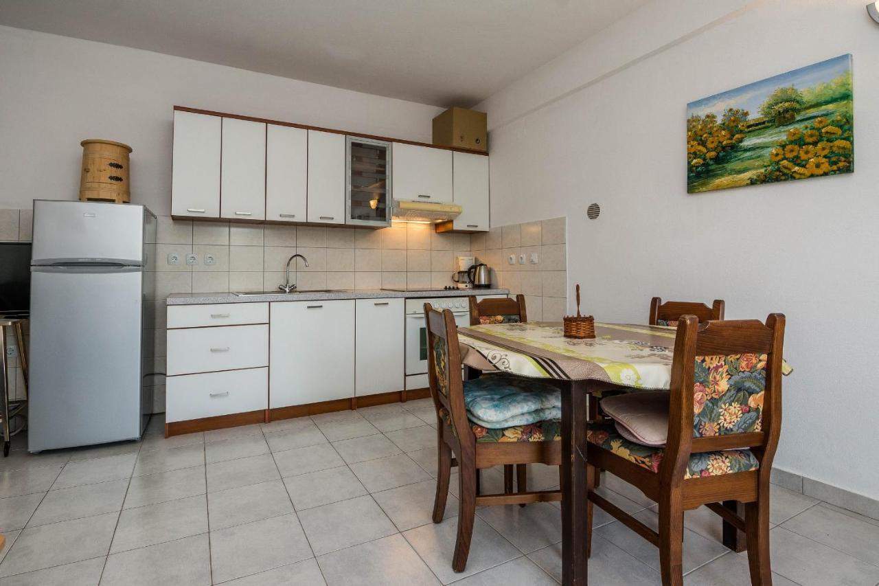 Apartments Gogoljak Vir Exteriör bild